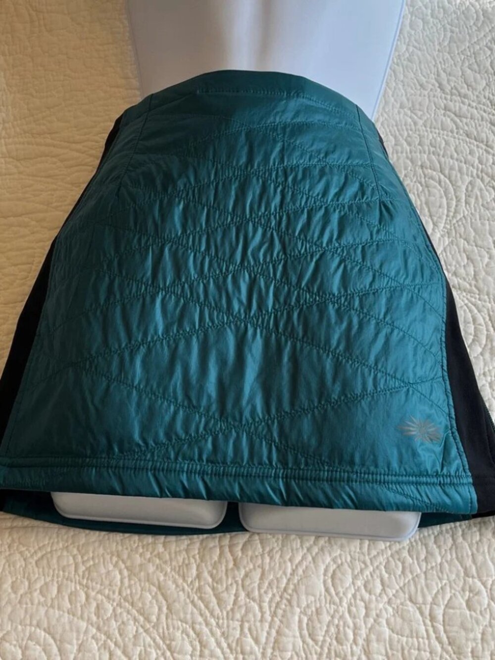 Skhoop Kari Mini Skirt Quilted Womens XS Black Teal Side Zip Pockets Scandi Girl
